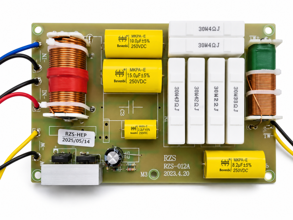 ChatGPT Image 13 iul. 2026, 10_56_11 Crossover cu 2 cai (Filtru boxa) RZS - 012A
