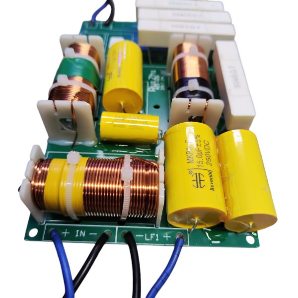 Crossover cu 3 cai (Filtru boxa) RZS -725